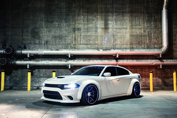Фото дисков Savini SV63 Другой цвет на Dodge Charger VII