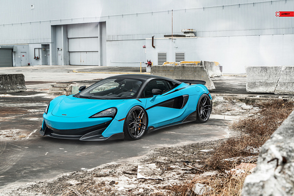 Фото дисков Anrky AN11 Глянцевый графит на McLaren 600