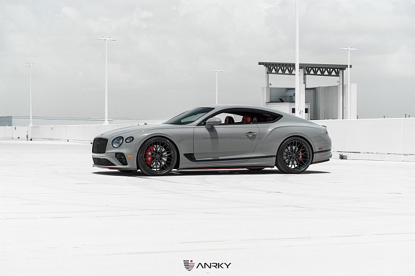 Фото дисков Anrky AN10 Черный глянец на Bentley Continental GT III