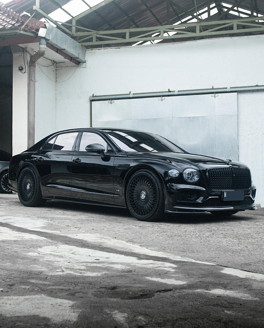 Фото дисков LX09 Черный сатин на Bentley Flying Spur III