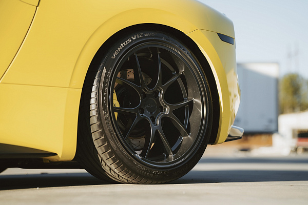 Фото дисков Rotiform LTN-J Черный сатин на Nissan Z