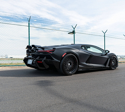 Фото дисков HRE 501 на Lamborghini Revuelto