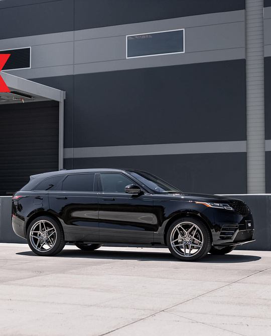 Фото дисков FF11 Серебро на Land Rover Range Rover Velar
