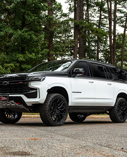 Фото дисков HF6-3 Черный глянец на Chevrolet Suburban XII