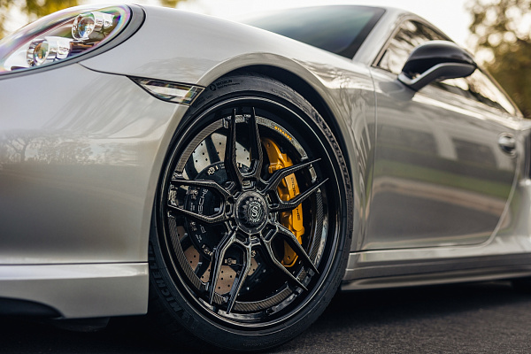 Фото дисков Strasse Wheels SV4 Deep Concave FS Другой цвет на Porsche 911 VII