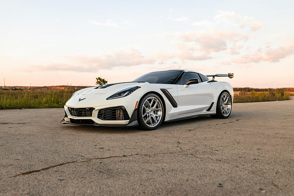 Фото дисков HRE R101 Lightweight Глянцевый лак на Chevrolet Corvette C7