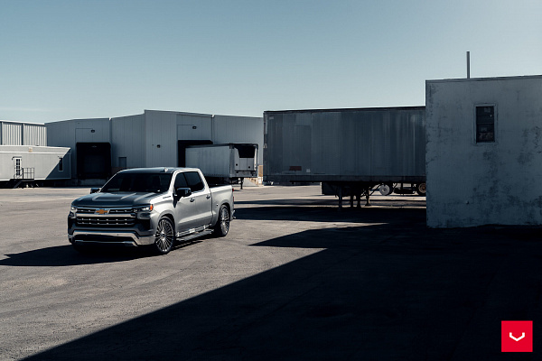 Фото дисков Vossen HF-8 Глянцевый лак на Chevrolet Silverado IV