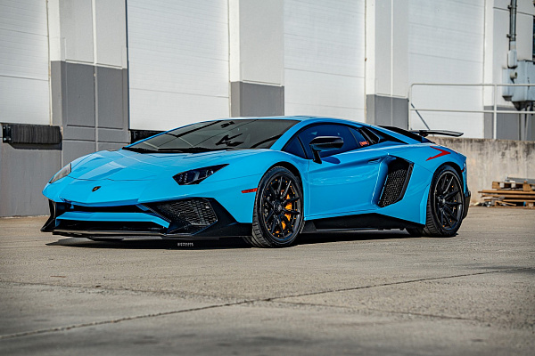 Фото дисков Strasse Wheels SV5-RS Performance Другой цвет на Lamborghini Aventador