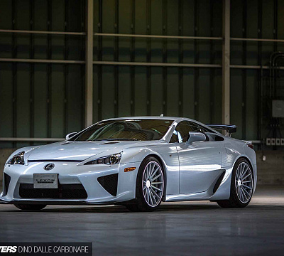 Фото дисков Vossen VFS-2 на Lexus LFA