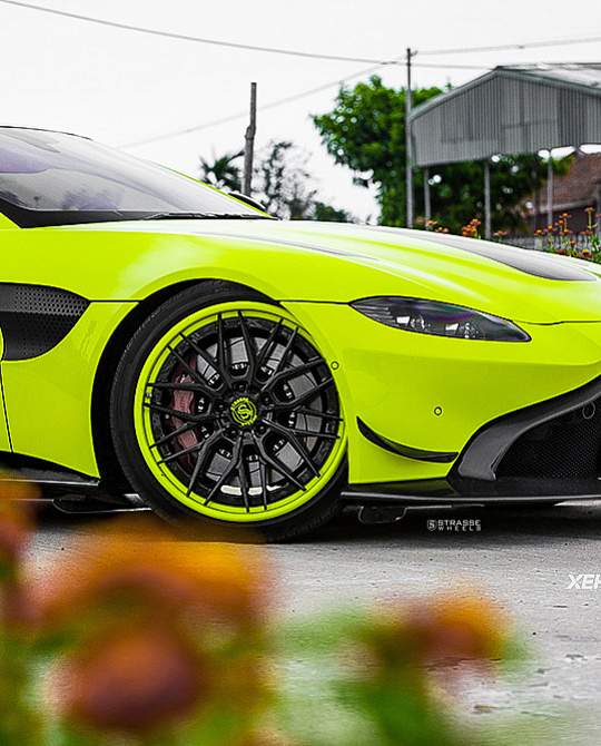 Фото дисков SV10M Deep Concave FS Другой цвет на Aston Martin Vantage 2