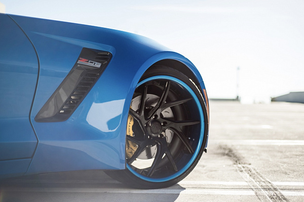 Фото дисков Savini SV67 Черный глянец на Chevrolet Corvette C7