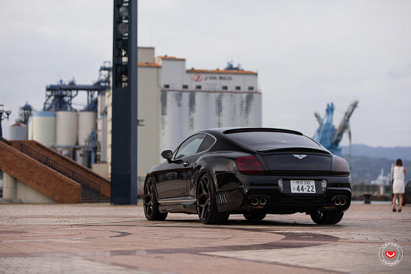 Фото дисков Vossen CG-205 Черный глянец на Bentley Continental GT II