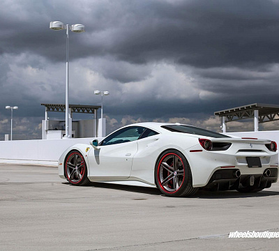 Фото дисков HRE S207 на Ferrari 488