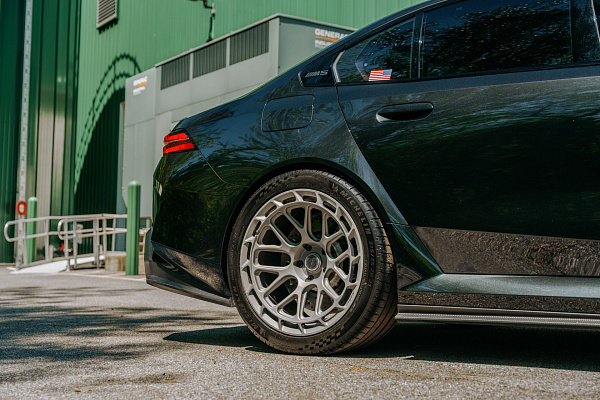 Фото дисков Brixton Forged TR08 AERO1 Другой цвет на BMW 5/M5 (G60/G90)