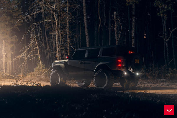 Фото дисков Vossen HFX-1 (6-Lug) Черный сатин на Ford Bronco