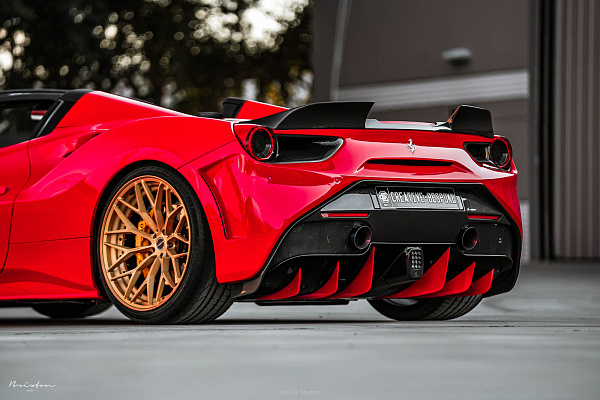 Фото дисков Brixton Forged CM6-R Глянцевая медь на Ferrari 488