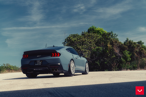 Фото дисков Vossen HF-7 Серебро на Ford Mustang VII