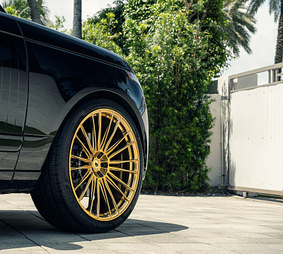 Фото дисков Vossen S17-04 на Land Rover Range Rover IV