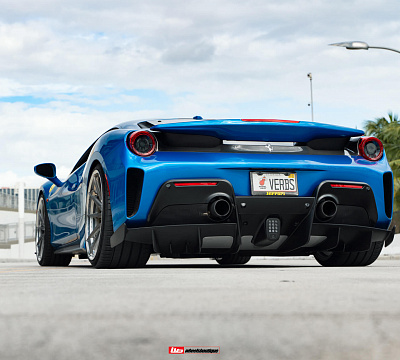 Фото дисков HRE S104SC на Ferrari 488