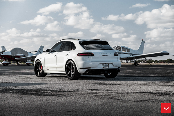 Фото дисков Vossen CV3 Черный глянец на Porsche Macan I