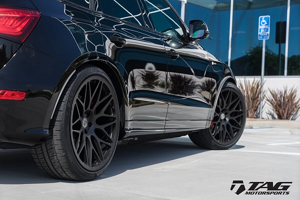 Фото дисков HRE 300M Черный сатин на Audi Q5 (8R)