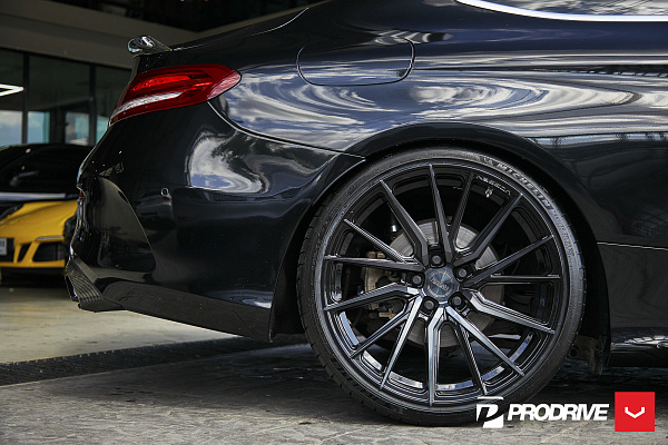 Фото дисков Vossen HF-4T Глянцевый темный лак на Mercedes-Benz C-Class (W205)