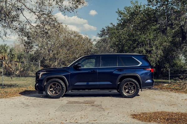 Фото дисков 4PLAY 4PS63 Сатиновая бронза на Toyota Sequoia III
