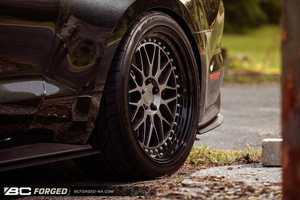 Фото дисков BC Forged LE81 // MLE81 Матовый графит на Ford Mustang VI