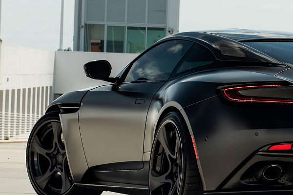 Фото дисков Anrky XR-305 Сатиновый графит на Aston Martin DB11