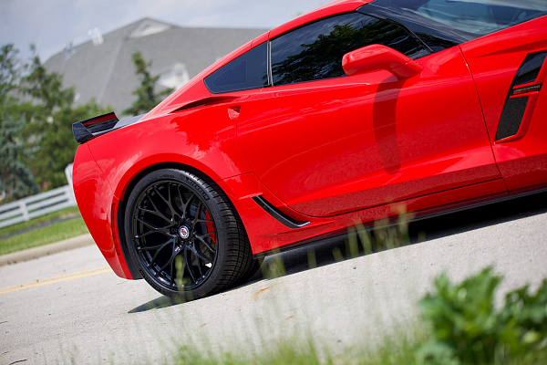 Фото дисков HRE 520M Черный глянец на Chevrolet Corvette C7
