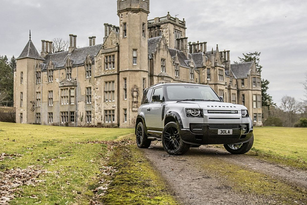 Фото дисков Bola FP1 Черный глянец на Land Rover Defender II