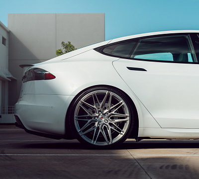 Фото дисков Vossen EVO-5R на Tesla Model S