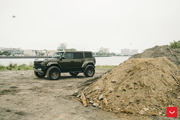 Фото дисков Vossen HFX-1 (6-Lug) Сатиновое темное золото на Ford Bronco