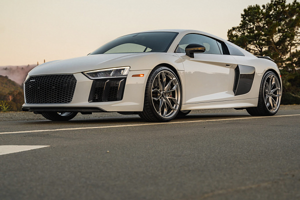 Фото дисков HRE P201 Сатиновый лак на Audi R8 (4S)