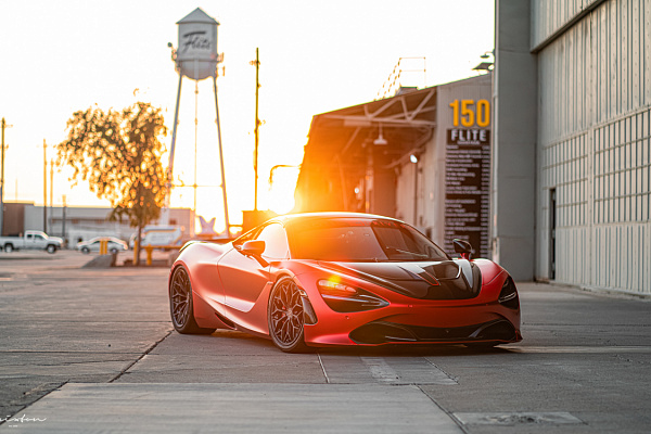 Фото дисков Brixton Forged CM6-R Сатиновый темный лак на McLaren 720S