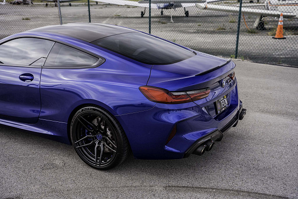 Фото дисков Strasse Wheels SV4 Deep Concave Duoblock Черный глянец на BMW 8/M8