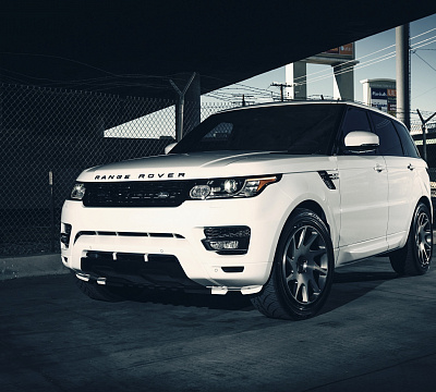 Фото дисков Rotiform OZT на Range Rover Sport II