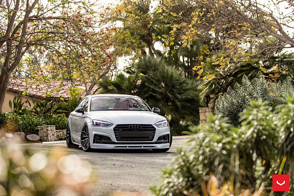 Фото дисков Vossen HF-2 Алмазная проточка на Audi A/S/RS 5 (F5)