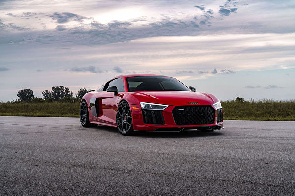 Фото дисков Strasse Wheels SM5R Deep Concave Duoblock Черный глянец на Audi R8 (4S)