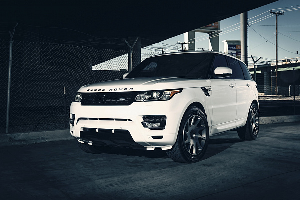Фото дисков Rotiform OZT Глянцевый лак на Land Rover Range Rover Sport II