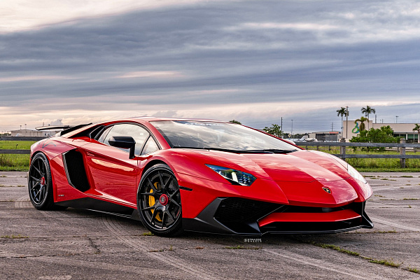Фото дисков Strasse Wheels SM5R Deep Concave FS Другой цвет на Lamborghini Aventador