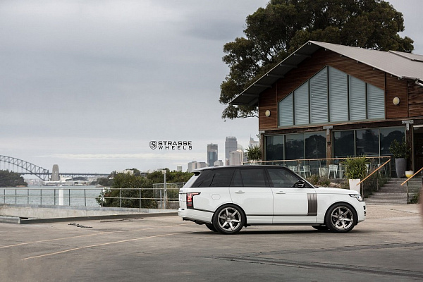 Фото дисков Strasse Wheels S6 Deep Concave Monoblock Сатиновый темный лак на Range Rover IV