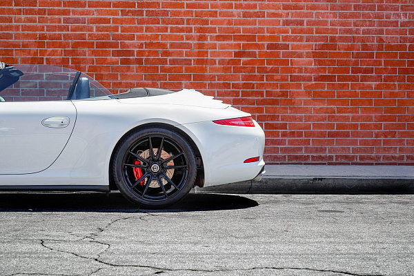 Фото дисков HRE FF04 Черный глянец на Porsche 911 VII