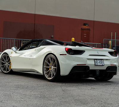 Фото дисков HRE P104SC на Ferrari 488