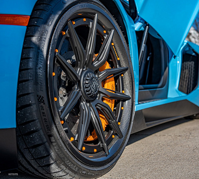 Фото дисков Strasse Wheels SV5-RS Performance на Lamborghini Aventador