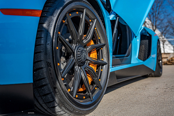 Фото дисков Strasse Wheels SV5-RS Performance Другой цвет на Lamborghini Aventador