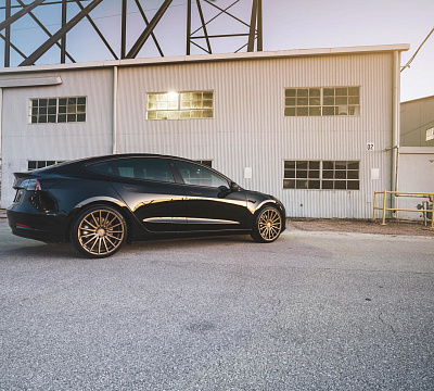Фото дисков Vossen VFS-2 на Tesla Model 3