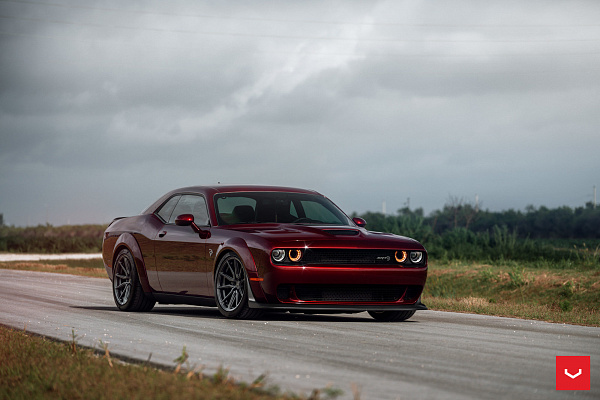 Фото дисков Vossen HF-3 Сатиновый графит на Dodge Challenger III