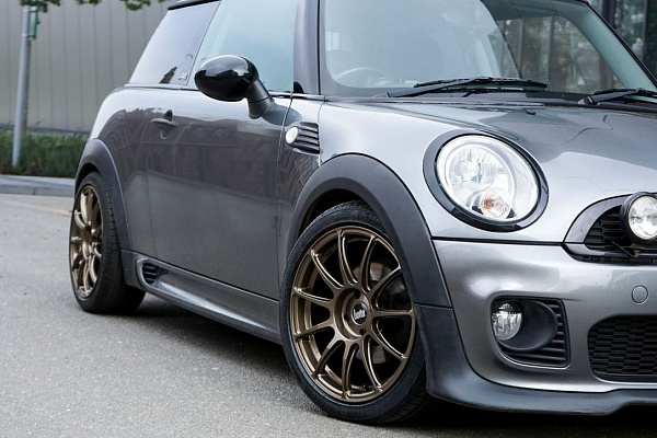 Фото дисков Bola VST Глянцевая бронза на MINI Cooper III