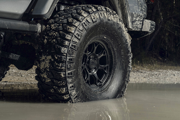Фото дисков Black Rhino ETOSHA Черный сатин на Jeep Gladiator II (JT)